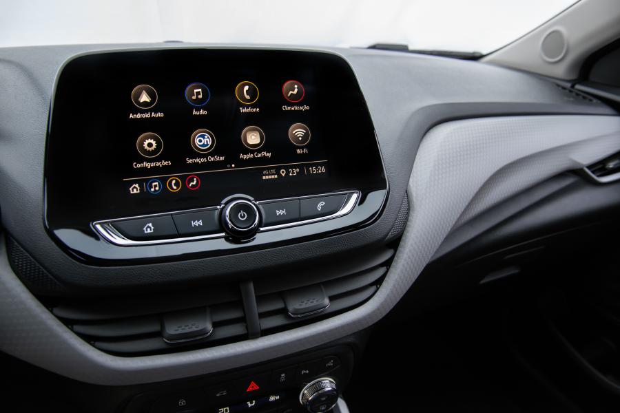 Детали интерьера Chevrolet Onix Premier 2019 года  (LA) (фото 13 из 22)